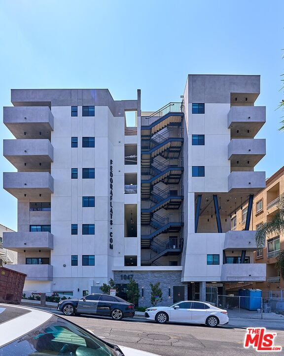 Building Photo - 1047 Fedora St