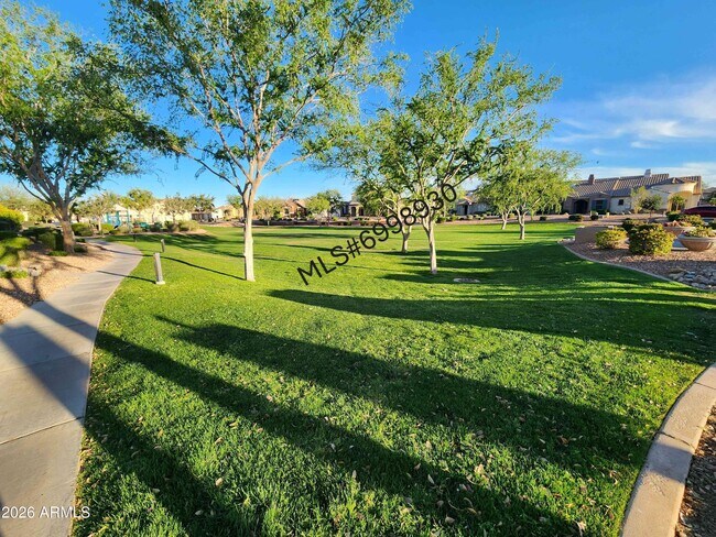 Building Photo - 7239 N 89th Dr