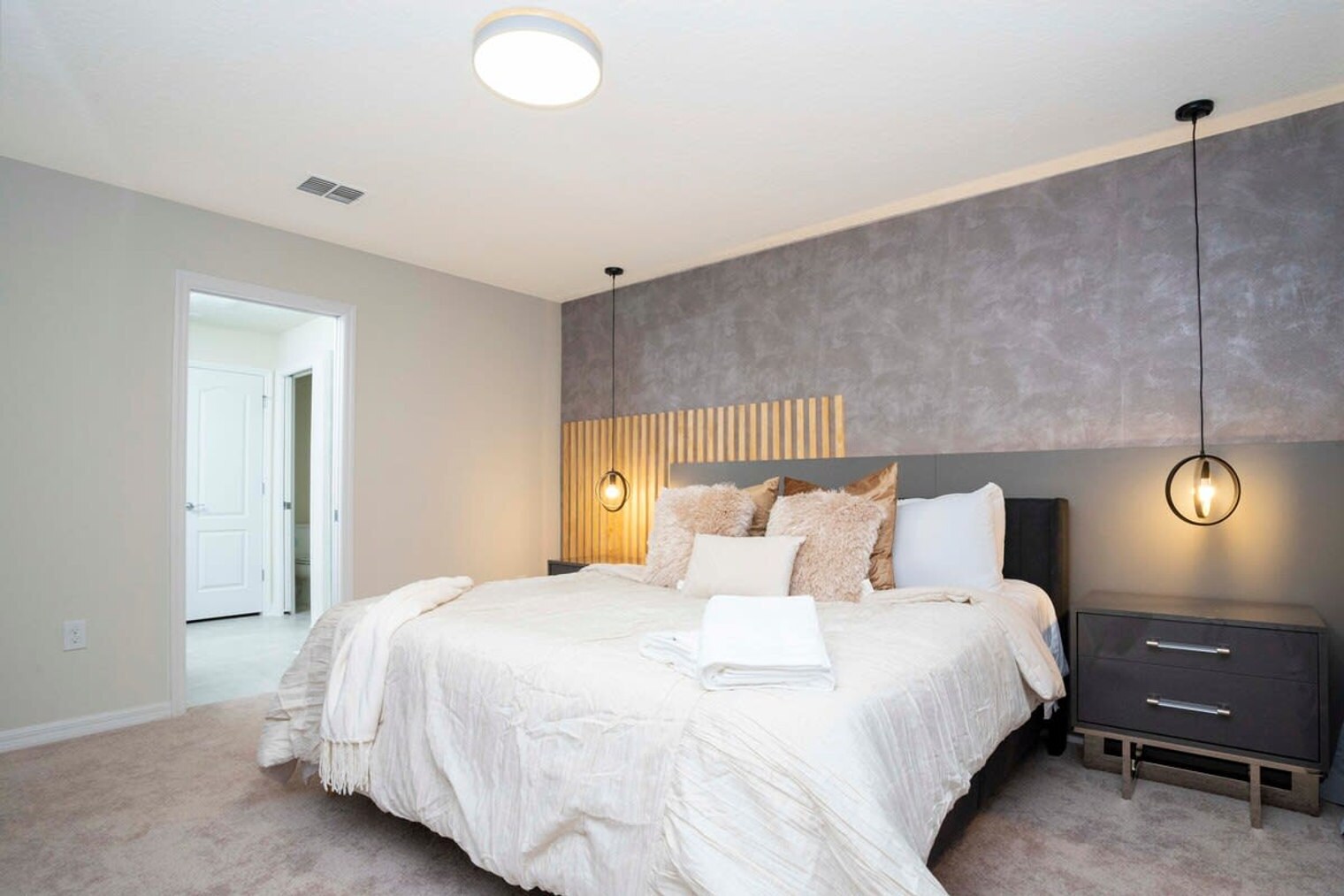 Building Photo - 7316 Oakmoss Loop