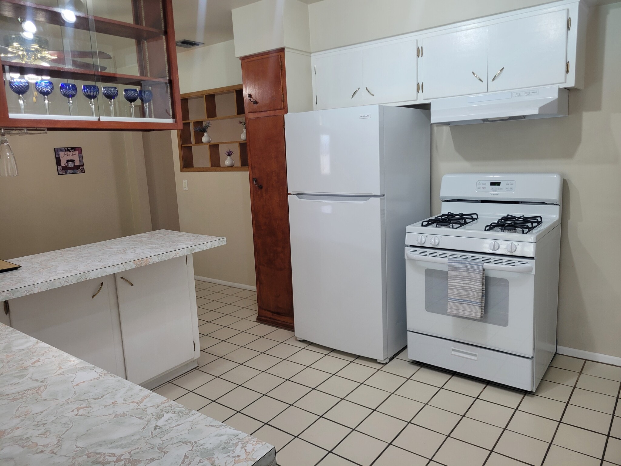 kitchen - 1427 W 7th St