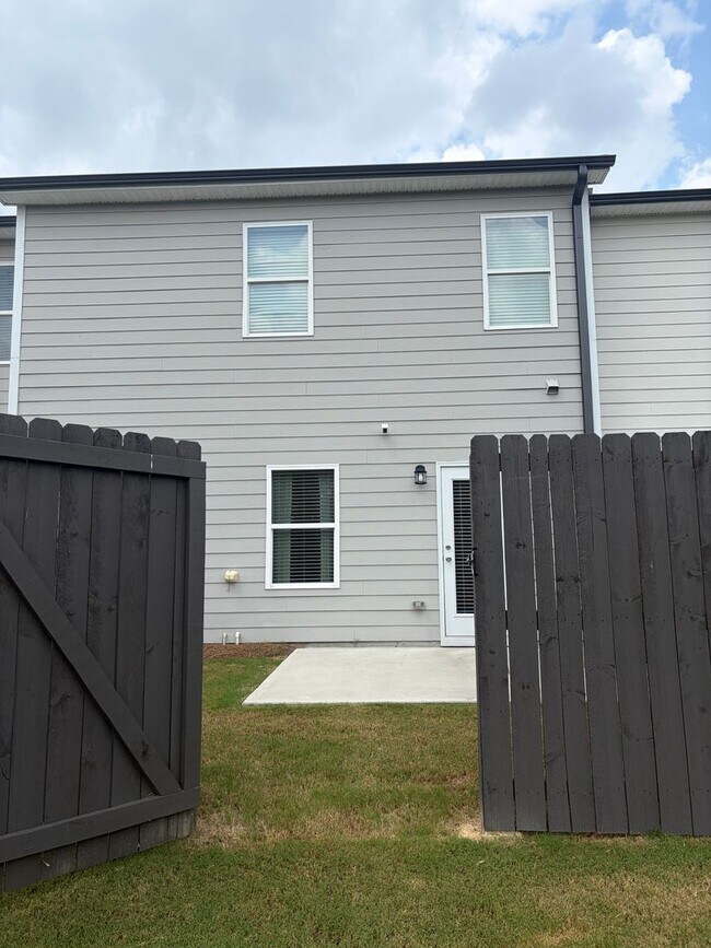 Building Photo - 1173 Westhampton Wy