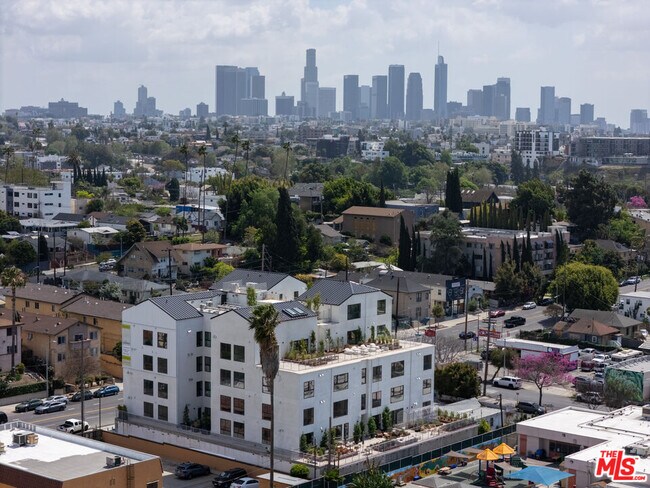 Building Photo - 611 N Virgil Ave