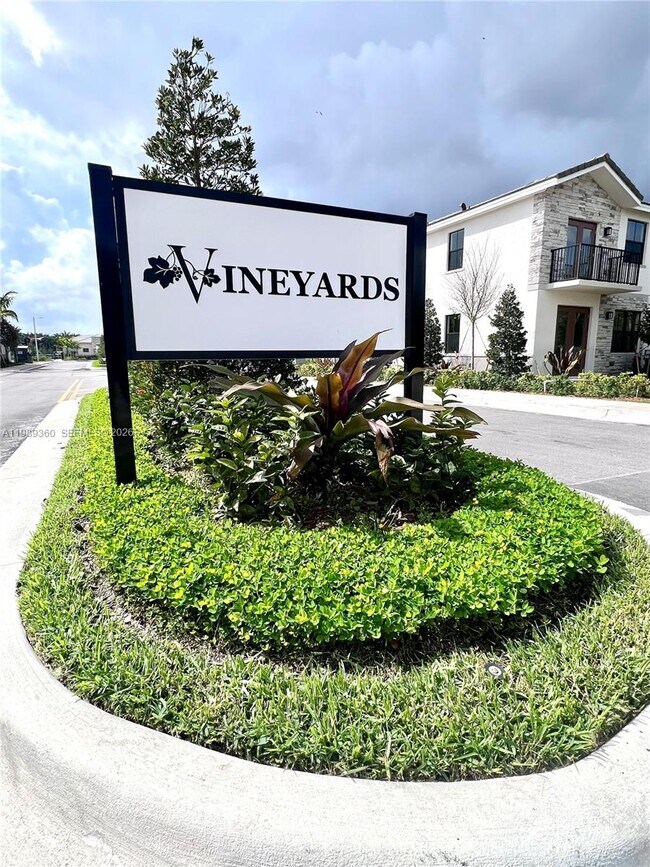 Building Photo - 4784 SW 72nd Terrace