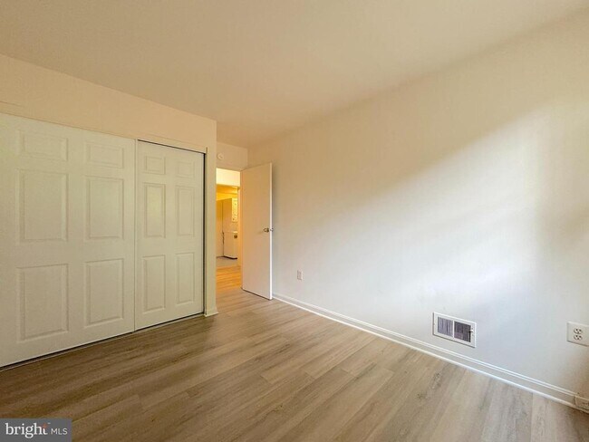 Building Photo - 4675 Logsdon Dr
