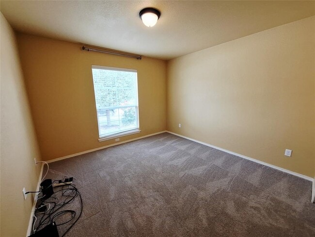 Building Photo - 325 Comal Run