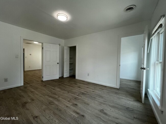 Building Photo - 21 Grove Pl