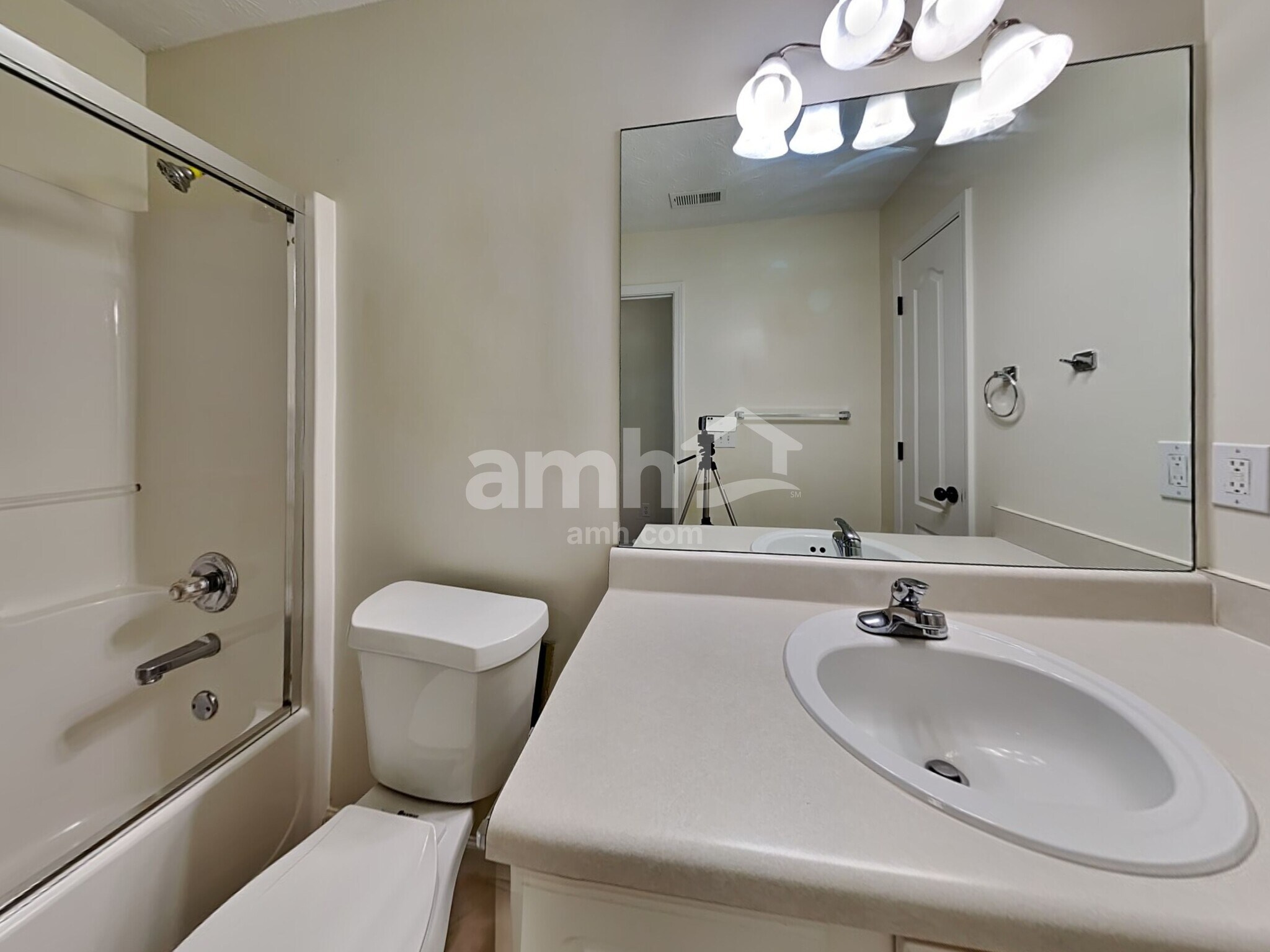 Building Photo - 406 Redwood Trail