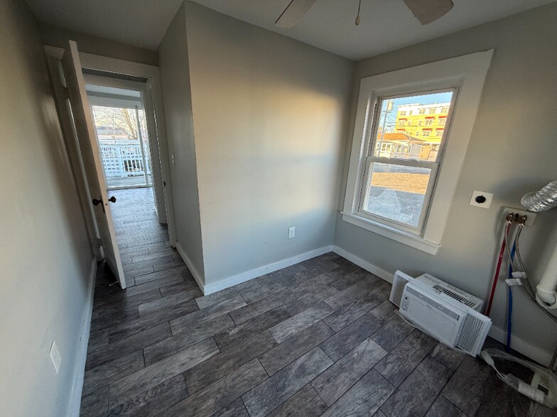 Building Photo - 140 Ashworth Ave