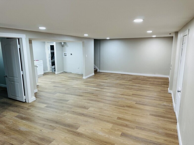 Building Photo - 19 E 1300 S