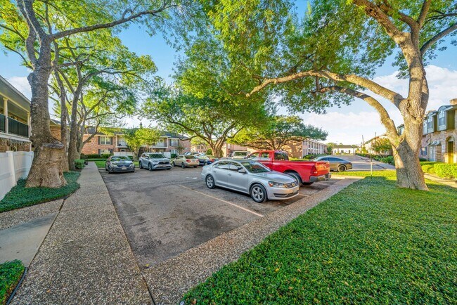 Building Photo - 14333 Memorial Dr