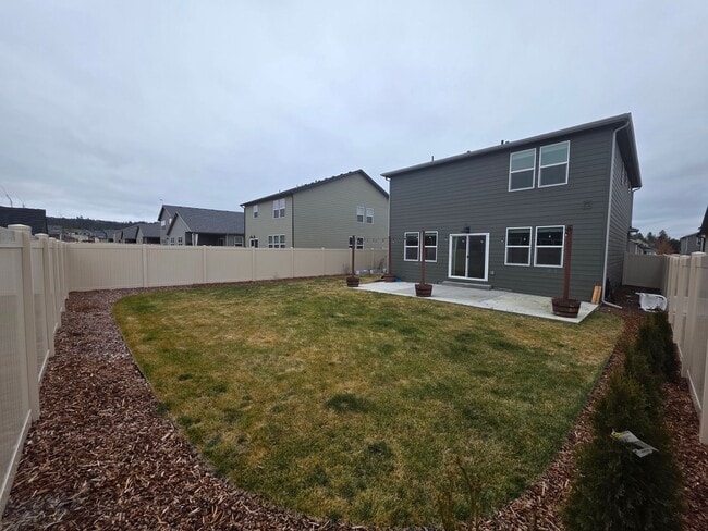 Building Photo - Beautiful Updated Home