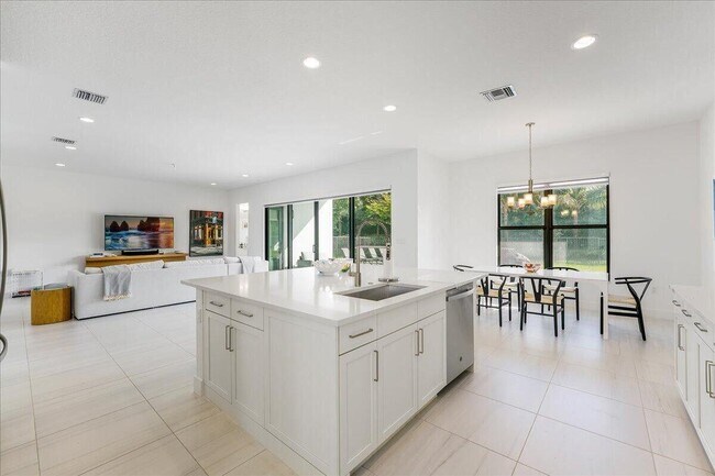 Building Photo - 17496 Sparkling River Rd