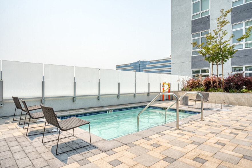 Building Photo - 3093 Broadway-SI FL6-ID701