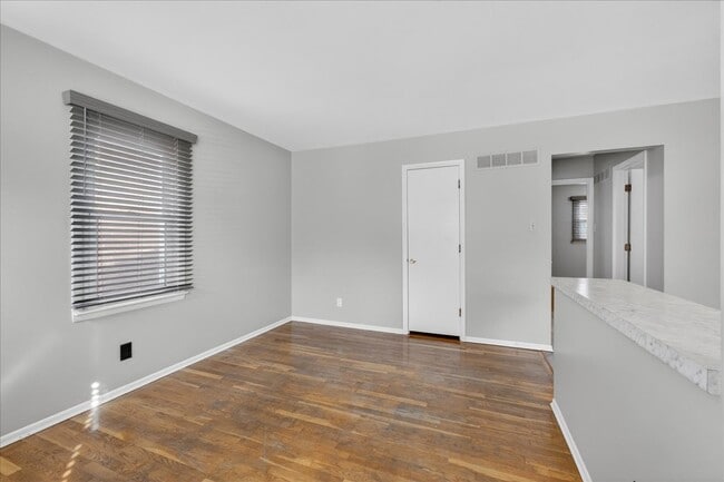 Building Photo - 1210 N 5th St