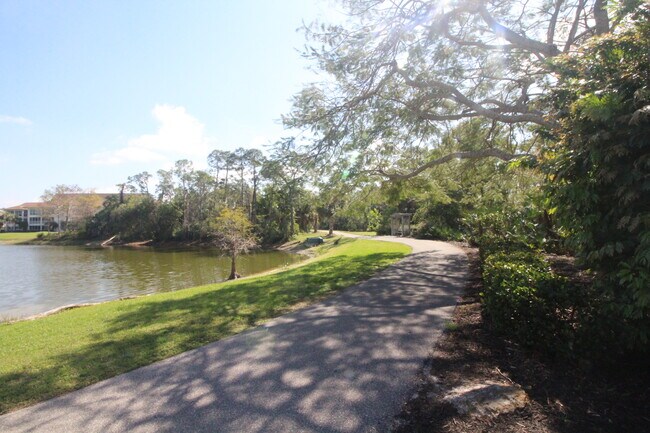 Building Photo - 505 Lake Louise Cir