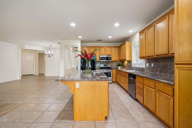 Building Photo - 82631 Redford Way