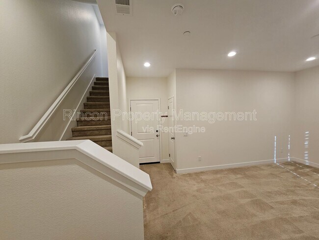 Building Photo - 209 Westpark Ct