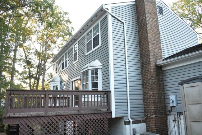 Building Photo - Welcome To Lake Ridge's Finest...