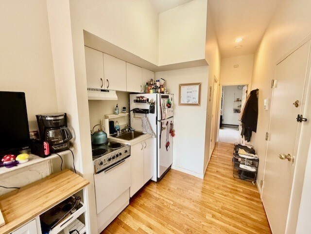 Building Photo - 147 Appleton St