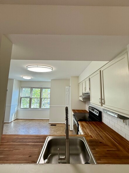 Building Photo - 9632 Hadleigh Ct