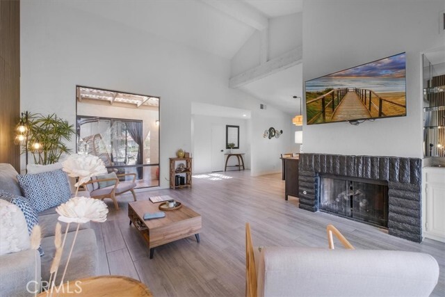 Building Photo - 332 Villena Way