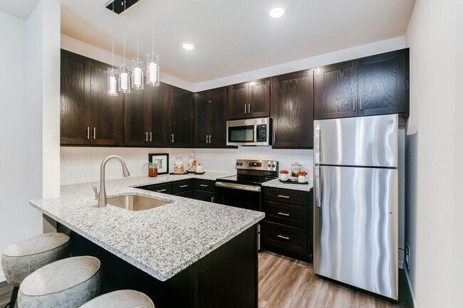 Building Photo - 1447 Pk W Ct