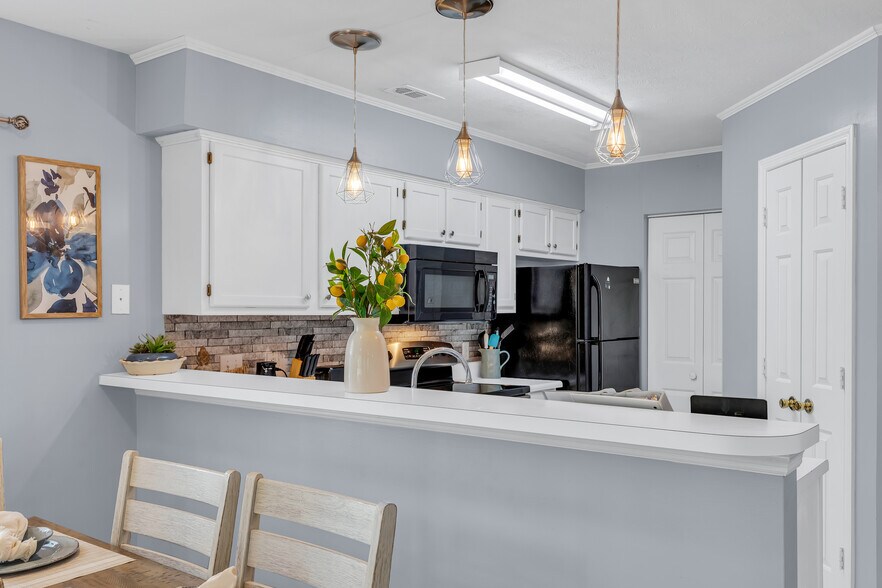 Building Photo - 589 Blue River Ct