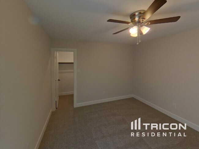Building Photo - 1212 Bullock Dr