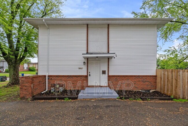 Building Photo - 3027 Rotunda Ct S