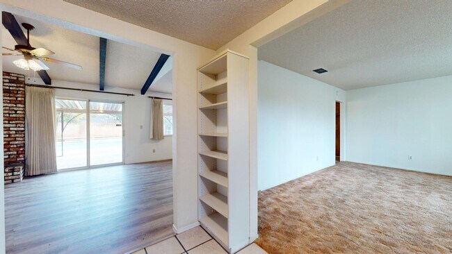 Building Photo - ****OPEN HOUSE**** Friday April, 31, 2026 @ 1-3pm