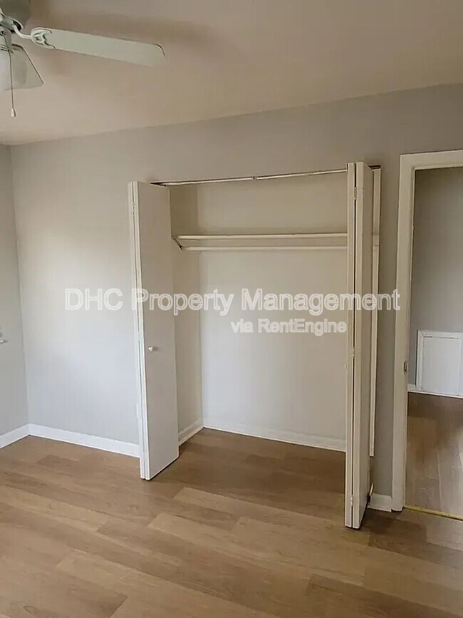 Building Photo - 2637 Santa Monica Dr NW