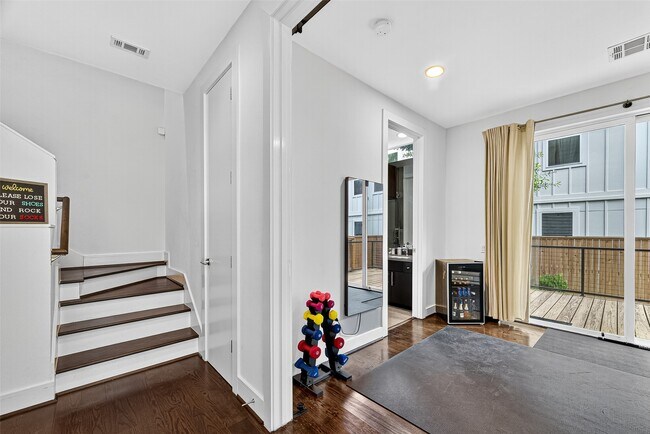 Building Photo - 1232 W 24th St