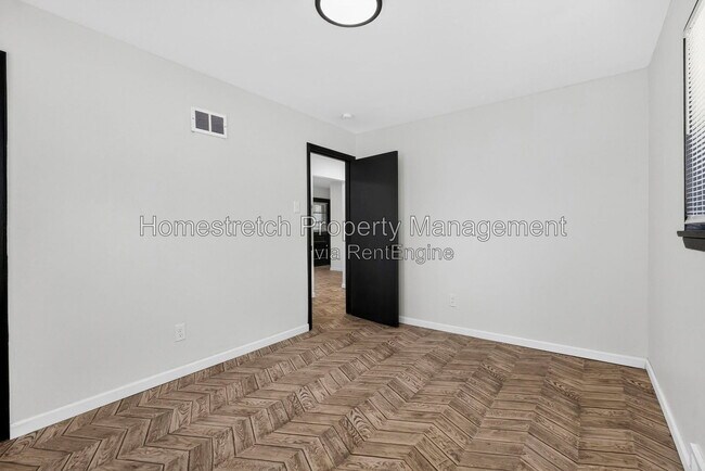 Building Photo - 5544 Sapphire Ave