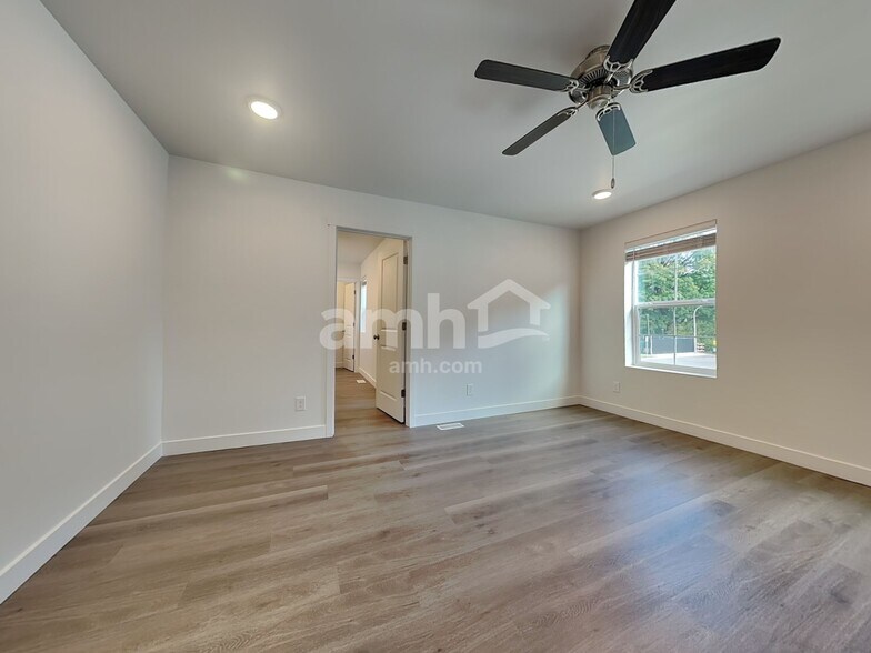 Building Photo - 146 Bee Tree Blvd