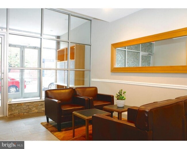 Building Photo - 2031 South St