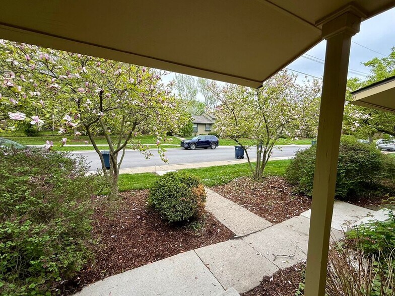 Building Photo - 2824 Whitewood St