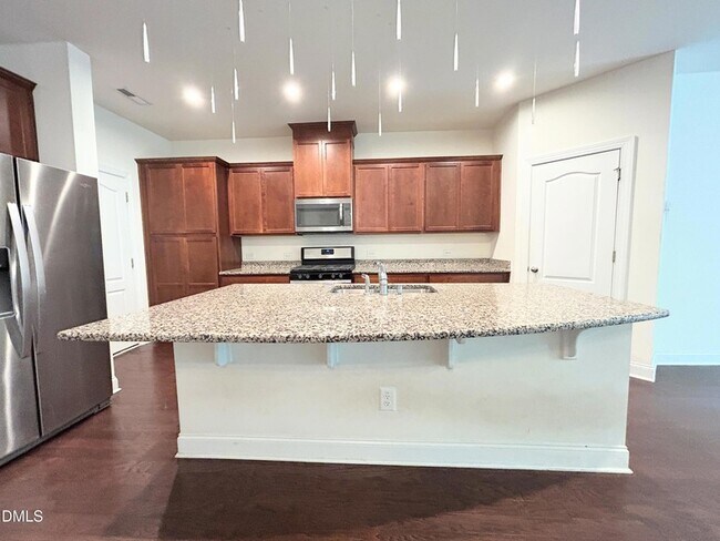 Building Photo - 735 Lampwick Ln