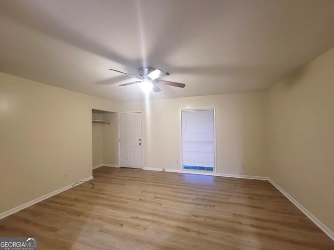 Building Photo - 421 Willow Ave