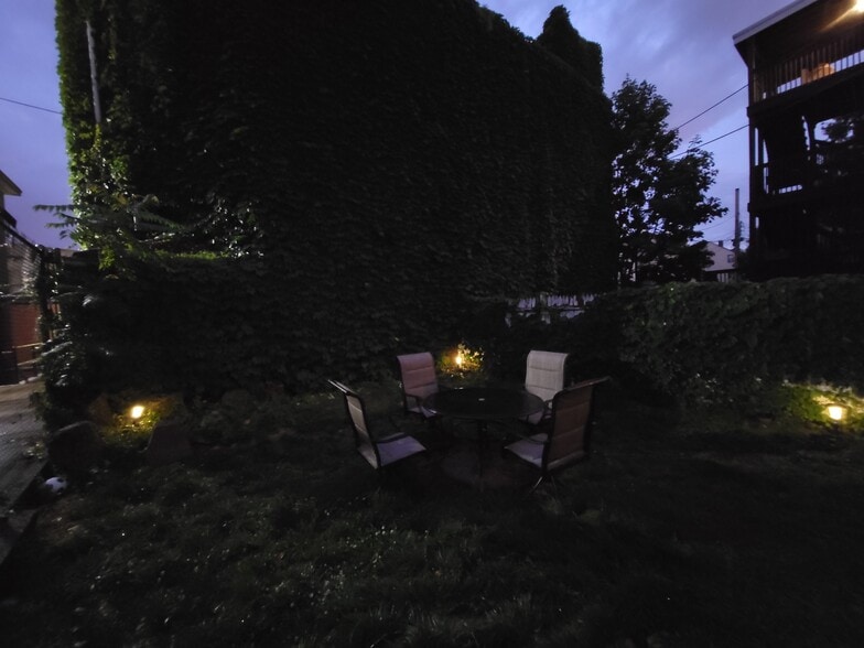 Private Garden! - 63 Havre St