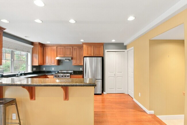Building Photo - Gorgeous 3-Bed Capitol Hill Townhome with A/C, Garage & Partial Furnishings!- Available NOW FOR RENT