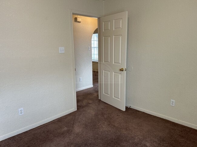Building Photo - 1600 Dugger Cir