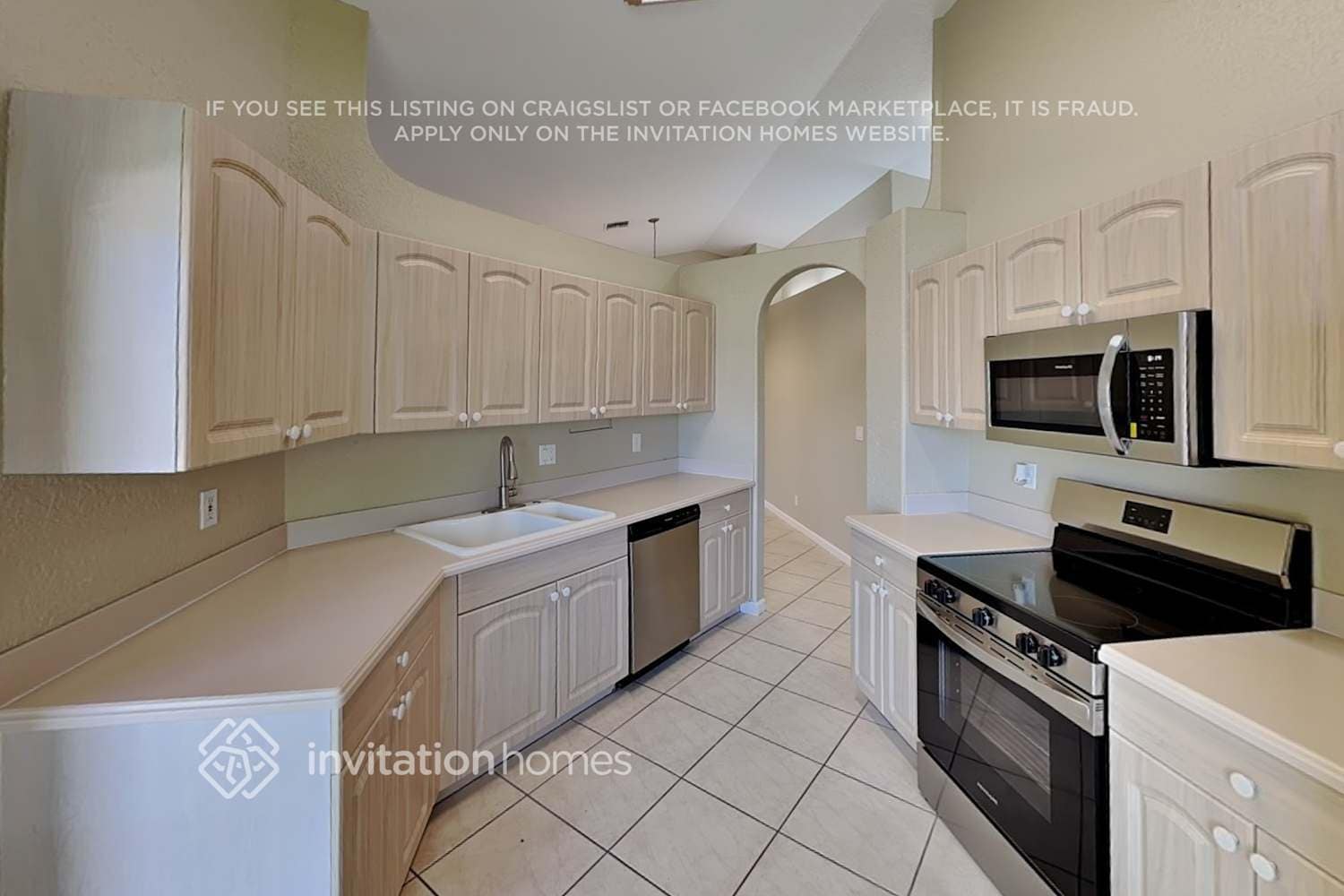 Building Photo - 3970 Sea Grape Cir