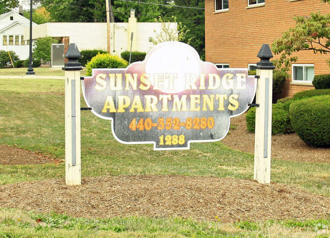 Building Photo - Sunset Ridge Apartments