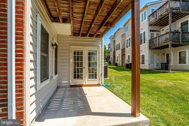 Building Photo - 47571 Royal Burnham Terrace