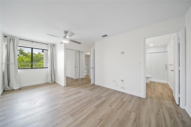 Building Photo - 485 NW 210th St