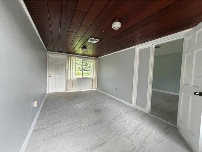 Building Photo - 710 Winthrop Pl