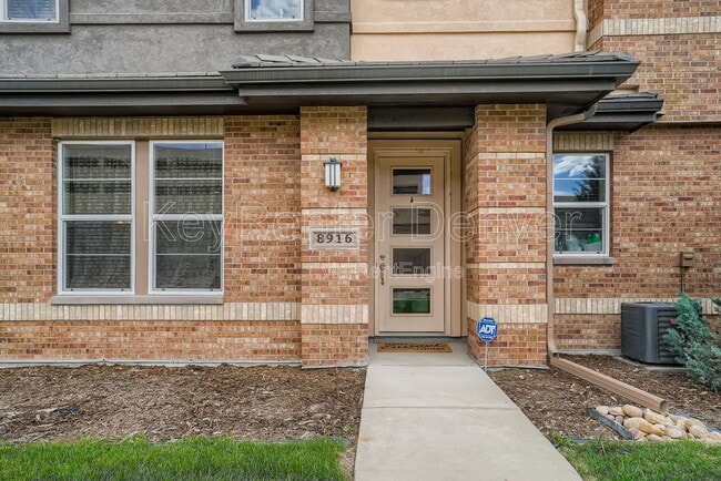 Building Photo - 8916 E Caley Way