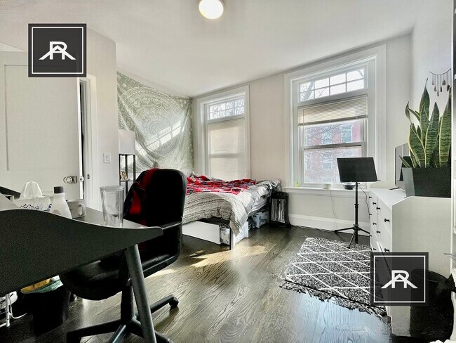 Building Photo - 5 Strathmore Rd