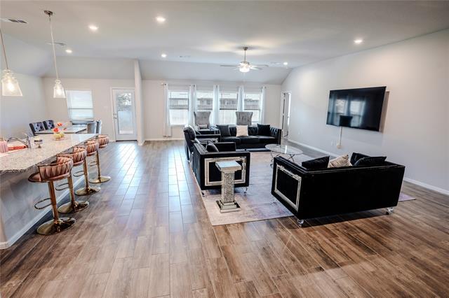 Building Photo - 404 Eaton Dr
