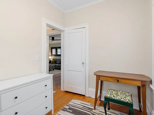 Building Photo - 2 Bed | 1 Bath House in Desired Mpls Neigh...
